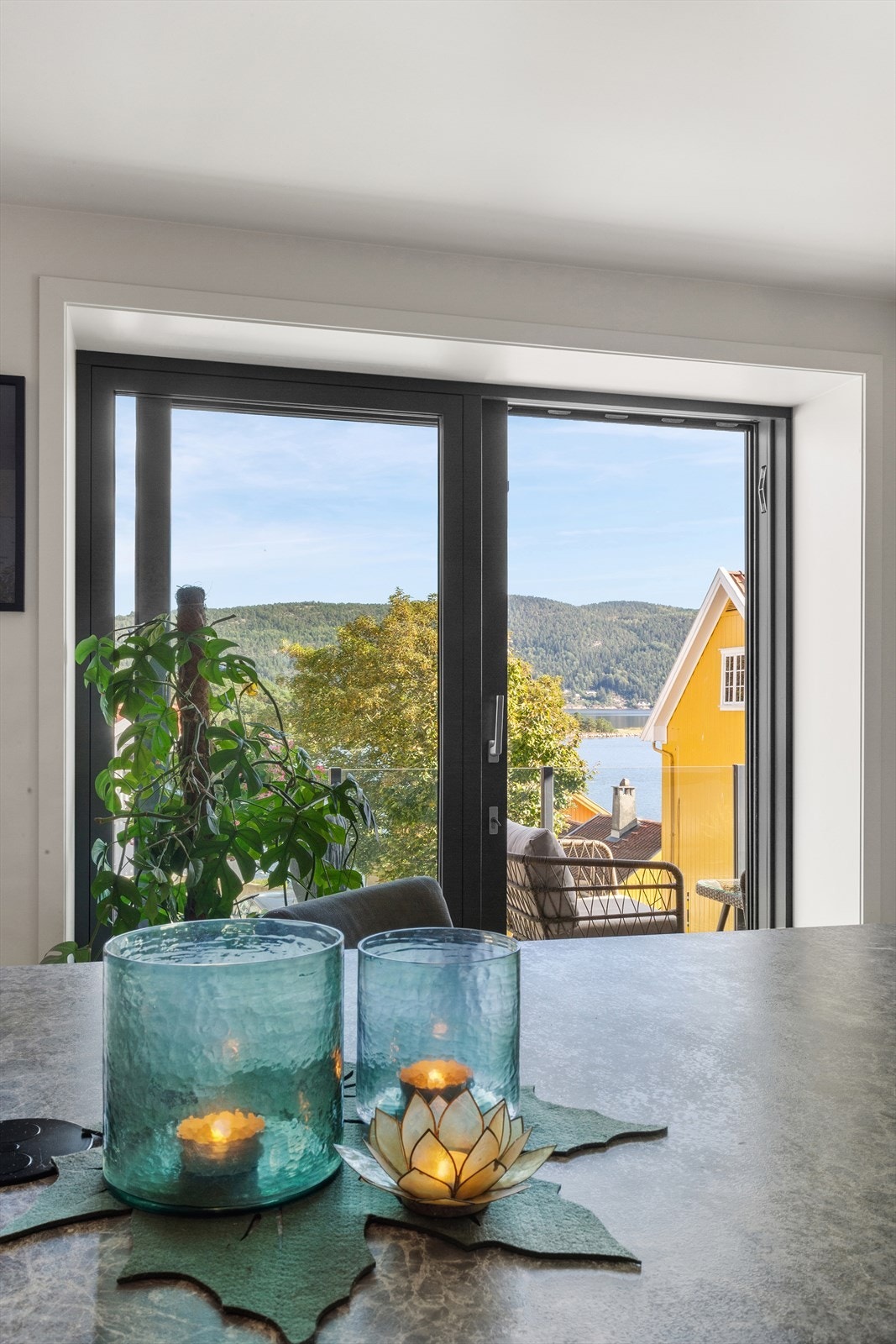 Utsikt fra kjøkken Galleribilde