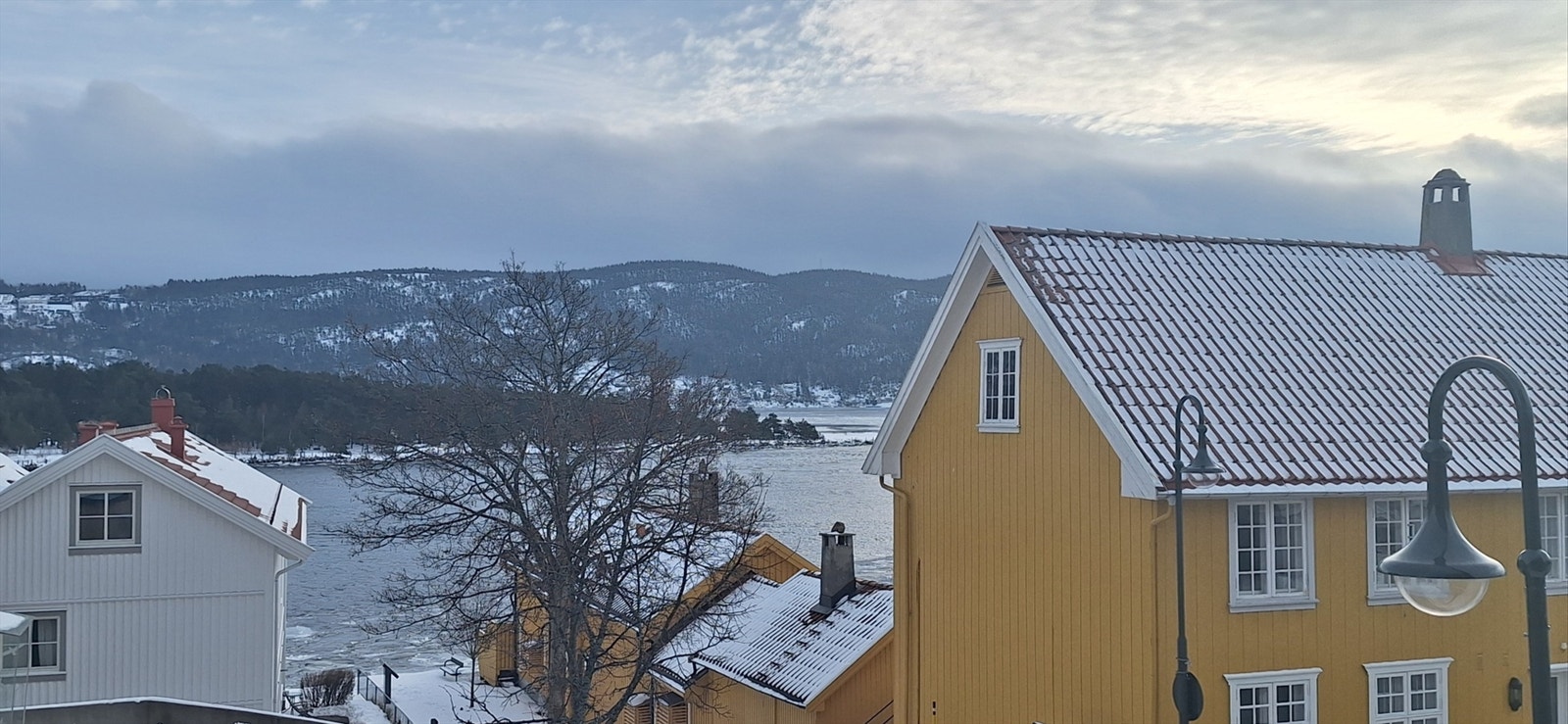 Utsikt fra veranda til Svelvikstrømmen (selgers bilde) Galleribilde