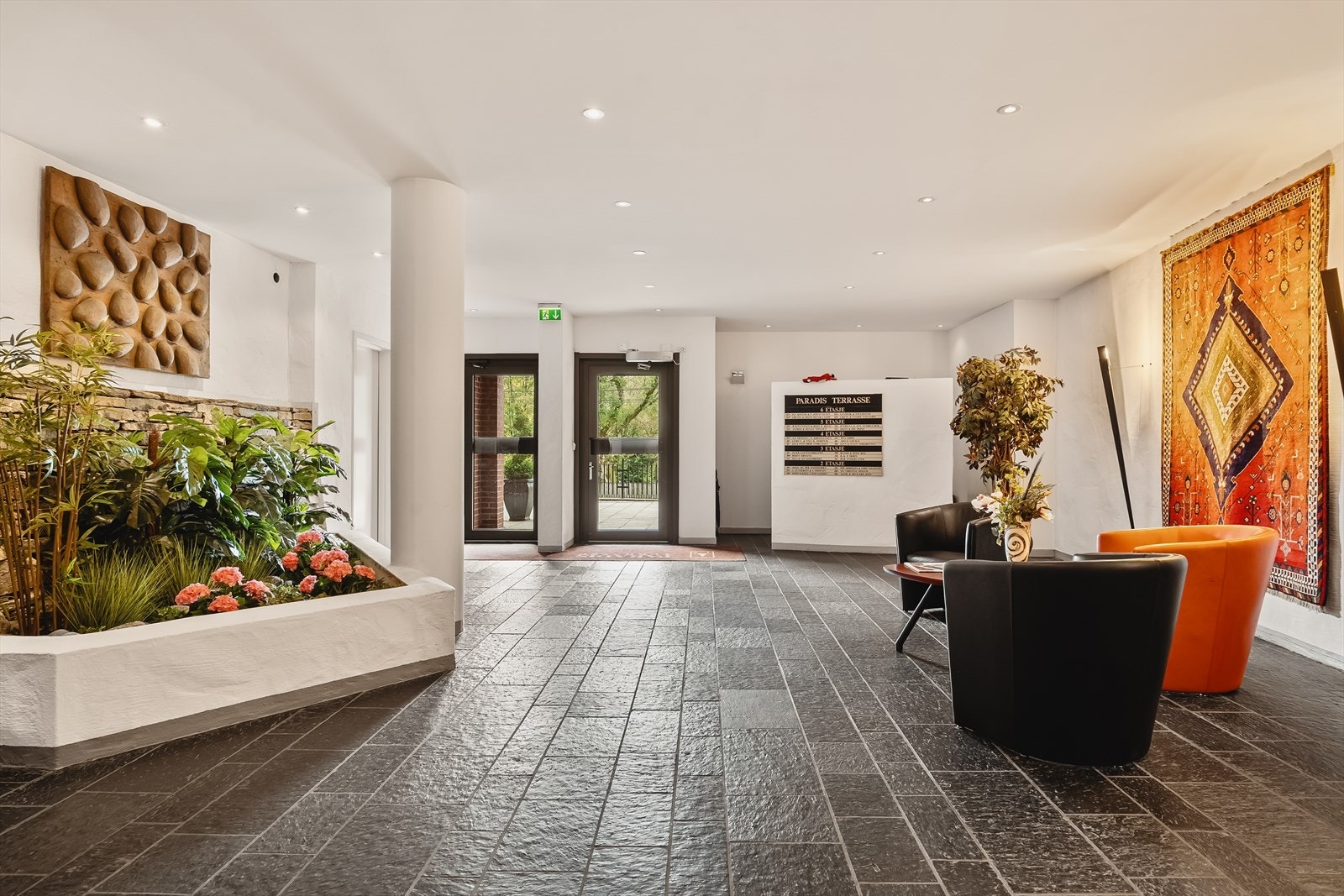 Sameiet er svært veldrevet med flotte fellesarealer, og inngangsparti. Galleribilde