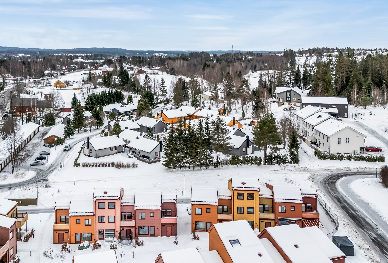 Kort vei til skog og mark med gode turmuligheter rett i nærheten. Galleribilde