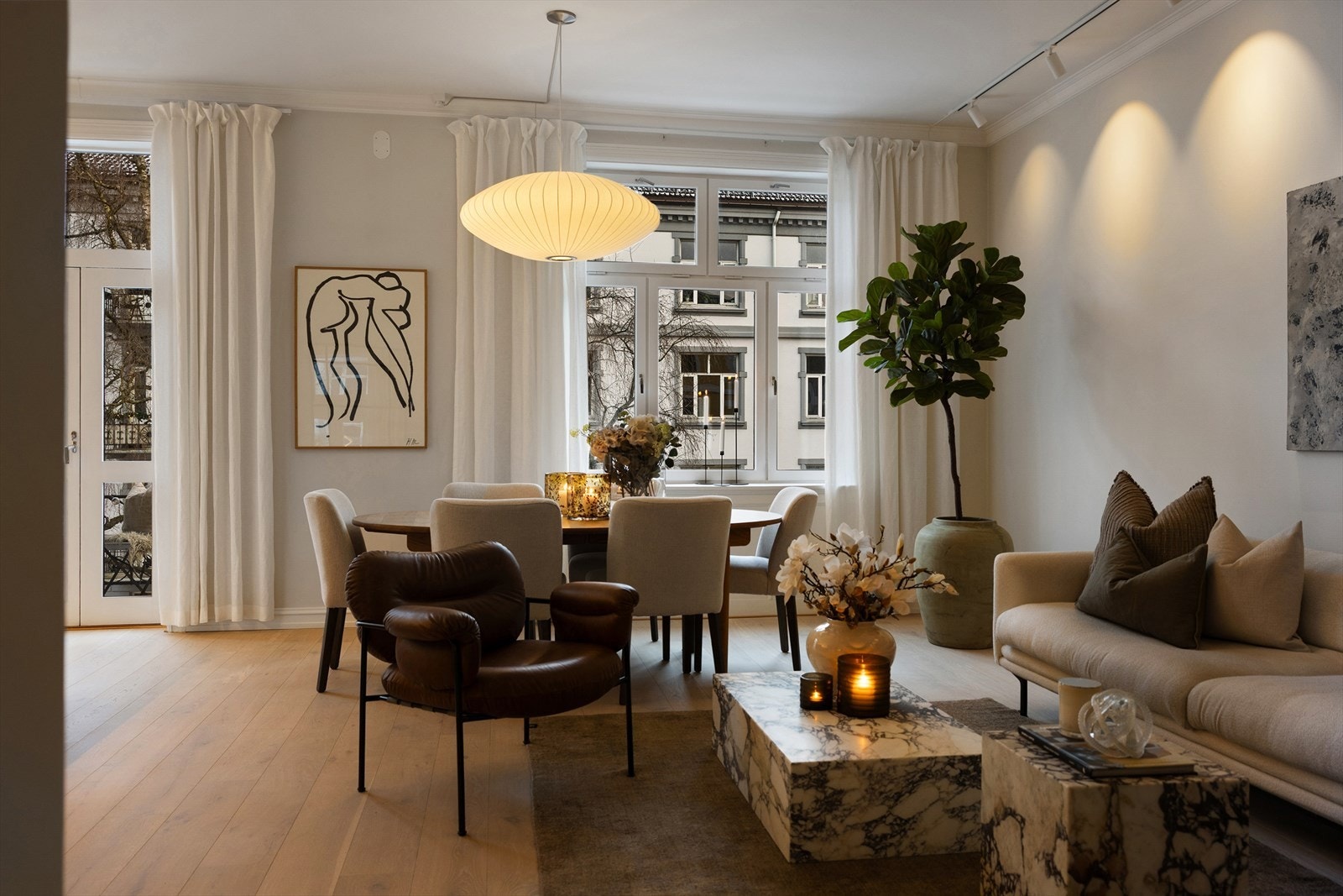 Her har du en perfekt kombinasjon av moderne fasiliteter og originale detaljer. Galleribilde