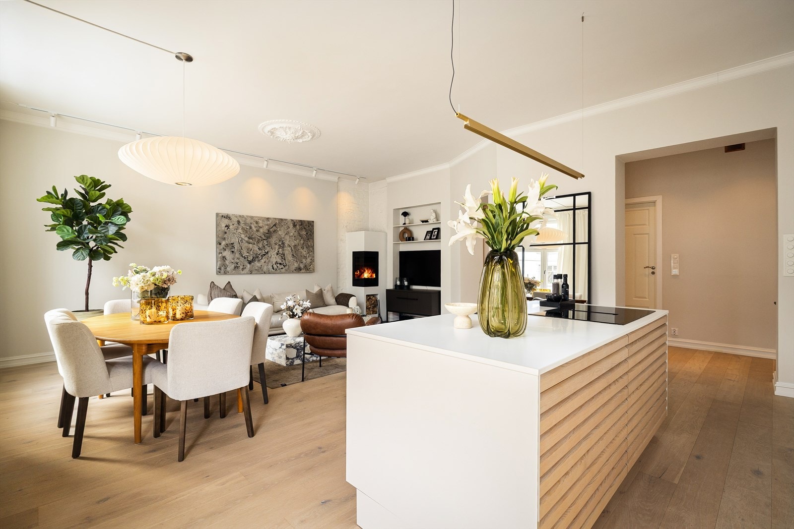 Leiligheten ble omfattende pusset opp i 2022, og holder god standard. Galleribilde