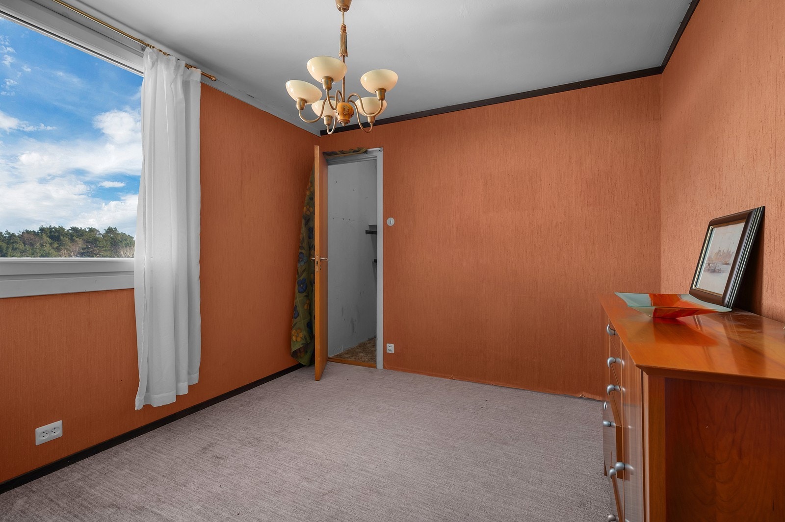 Direkte adgang til bod som kan benyttes som walk in closet. Galleribilde