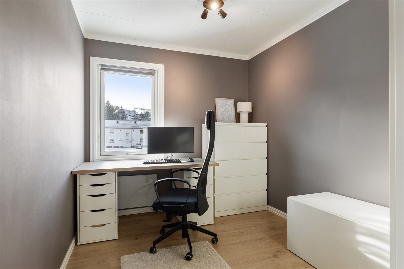 Det andre soverommet passer utmerket som barnerom, gjesterom eller hjemmekontor. Galleribilde