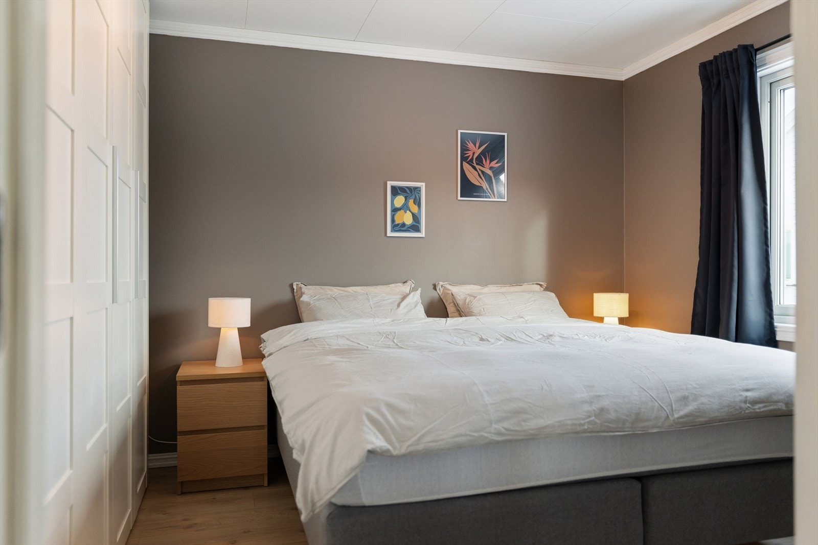 Leiligheten har 2 gode soverom. Nydelig fargevalg på veggene. Galleribilde