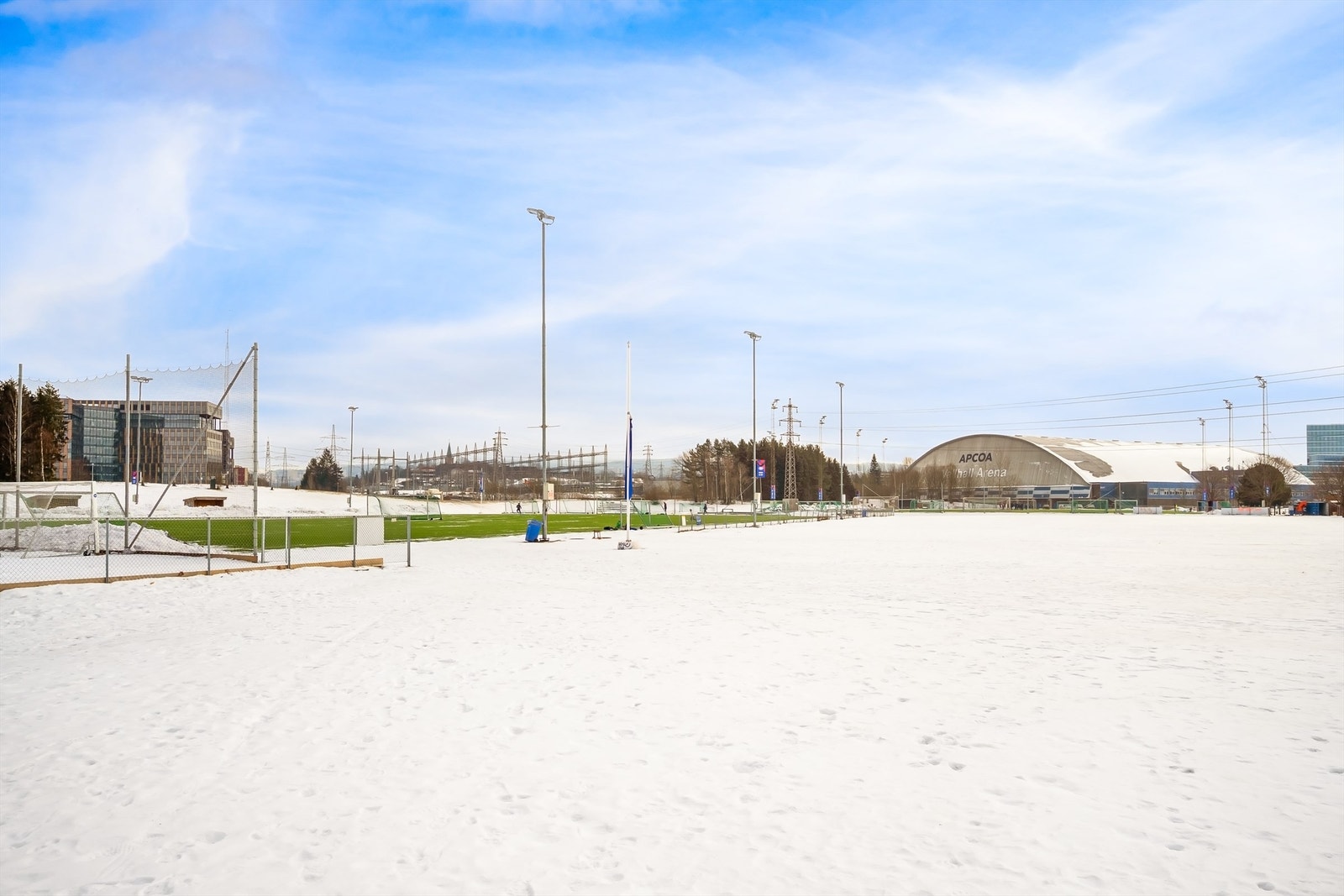For den aktive er det kort vei til idrettshall, fotballbaner og skøytebane på Valle Hovin. Galleribilde