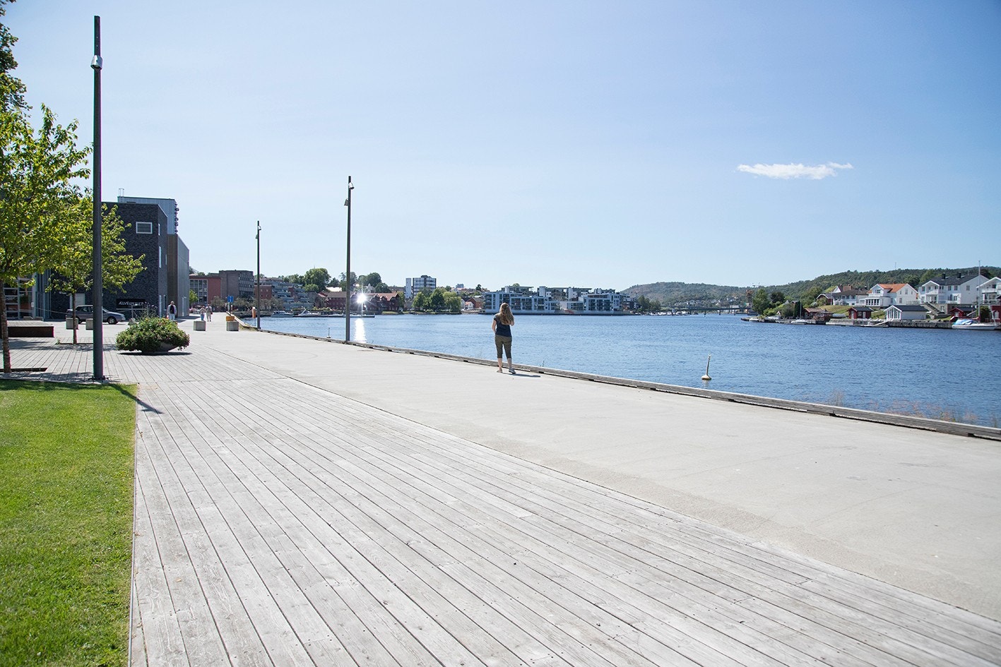 Flotte turveier langs elva - i bildet skimtes Ælvespeilet. Galleribilde