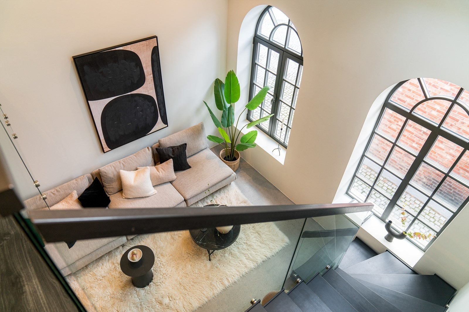 Knalltøff studioleilighet på Osebakken! Bildet viser tilsvarende leilighet i sameiet som er møblert. Bildet er mest som inspirasjon til møbleringsmuligheter og avvik vil forekomme Galleribilde