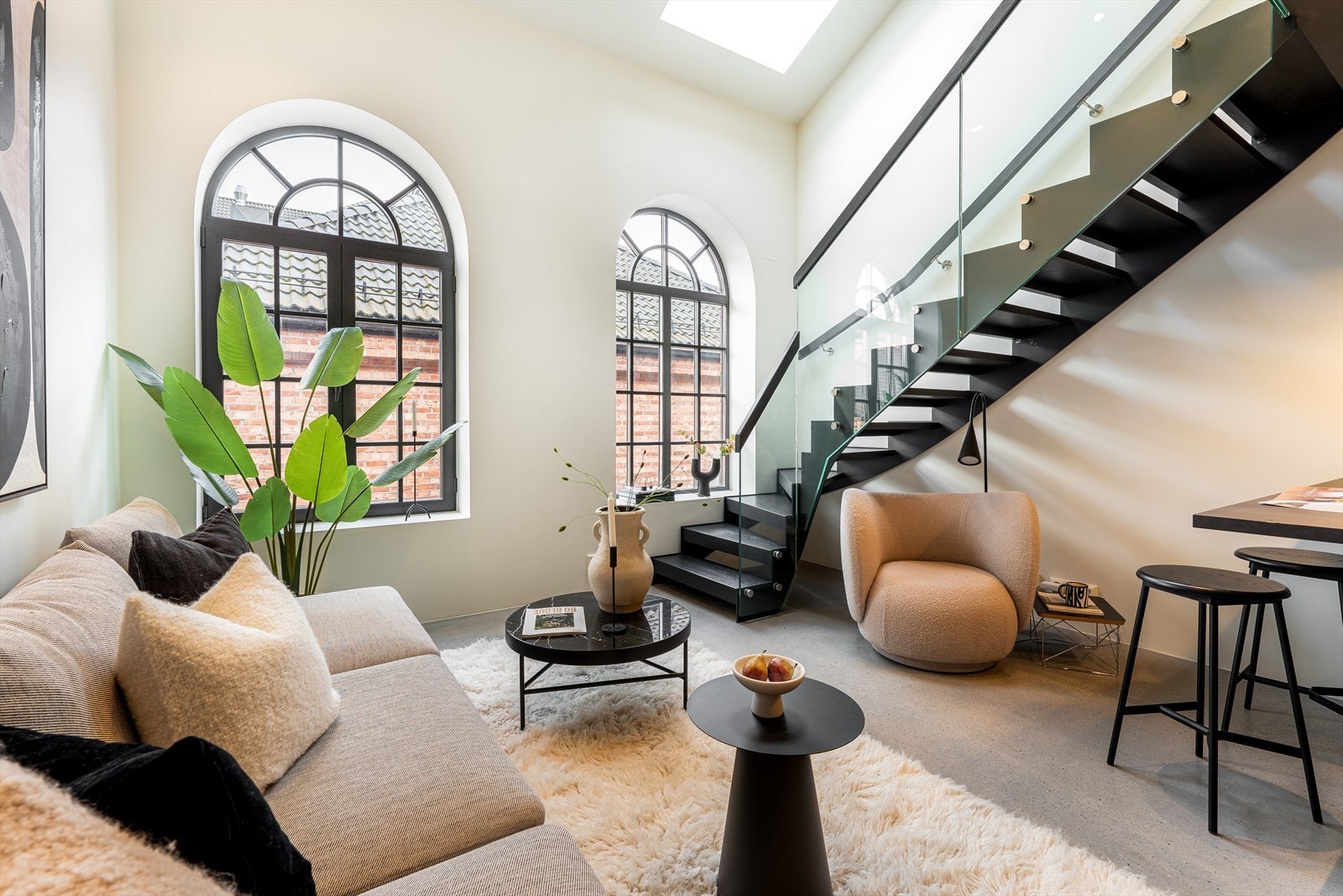 Tilsvarende leilighet i sameiet som er møblert. Bildet er mest som inspirasjon til møbleringsmuligheter og avvik vil forekomme Galleribilde