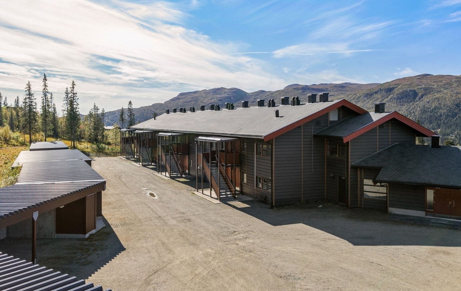 Oversiktlig og lett tilgjengelig adkomst. Galleribilde