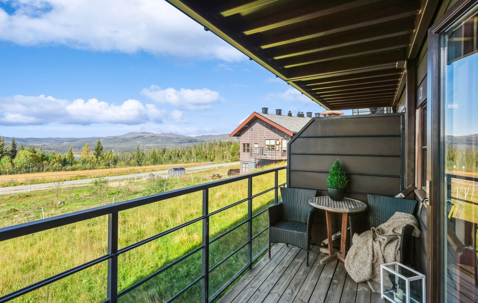 Balkong med flott utsyn og gode solforhold. Galleribilde