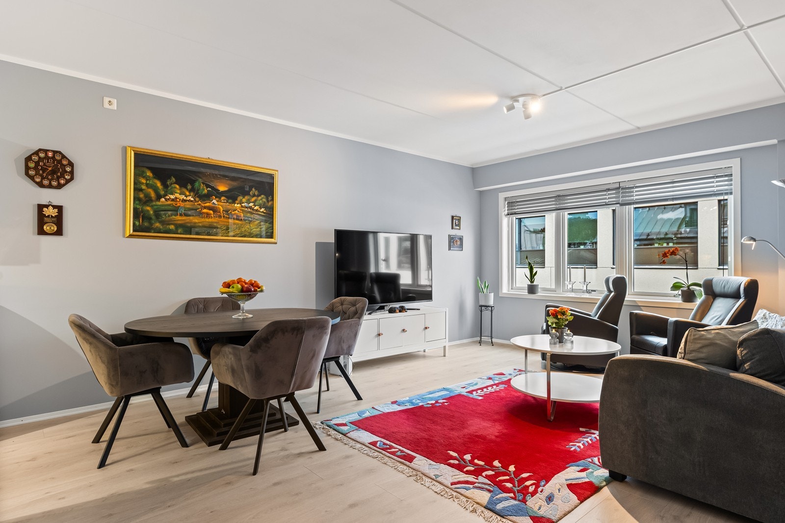 Velkommen til Langbrygga 3 - en praktisk og arealeffektiv leilighet med sentral beliggenhet i Halden sentrum. Galleribilde