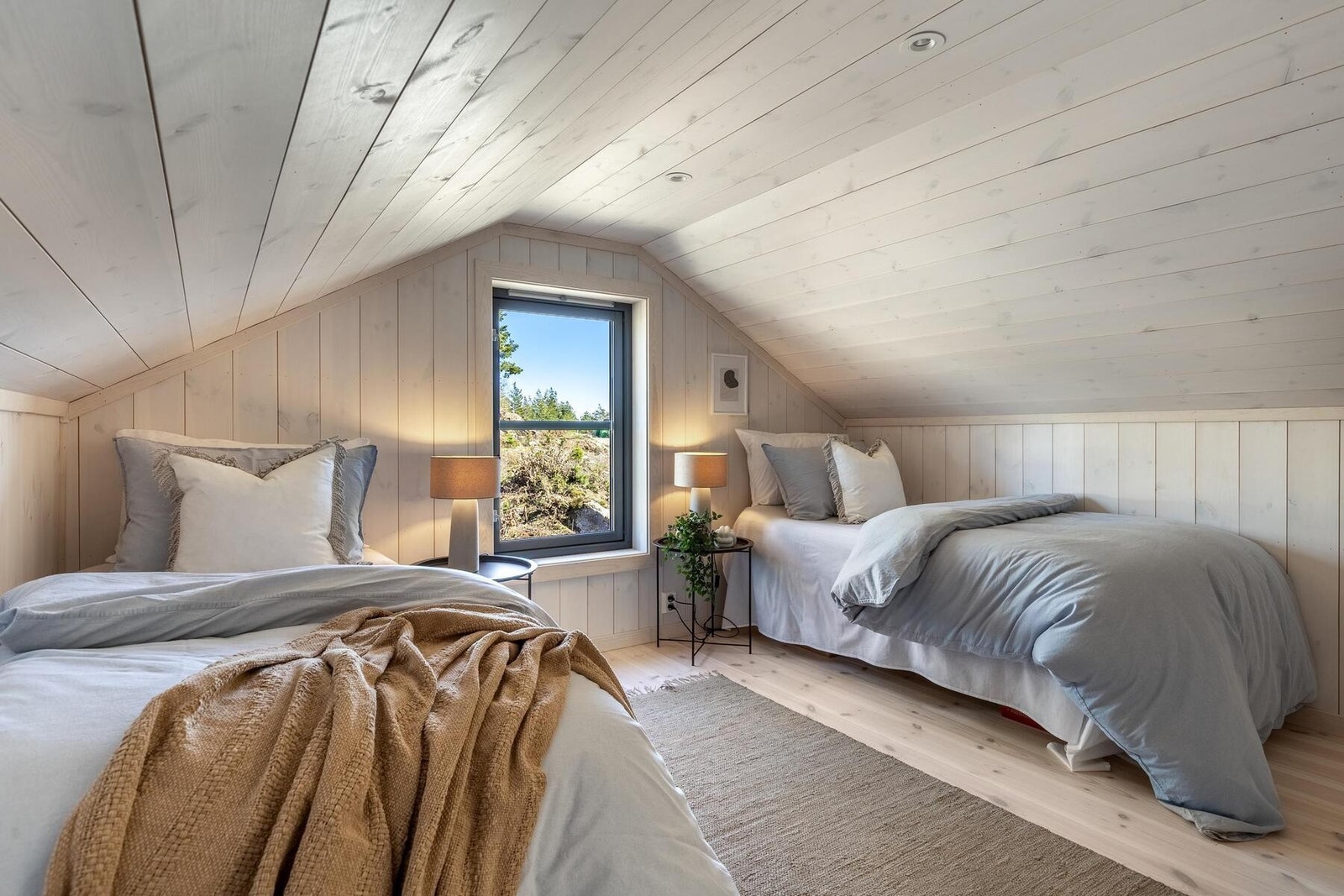 Hemsen har 3 rom. Foto fra en tilsvarende hytte, Polar 110 i et annet hyttefelt. Galleribilde