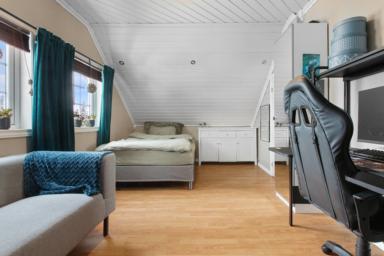 Rommet har rikelig plass til oppbevaring. Galleribilde