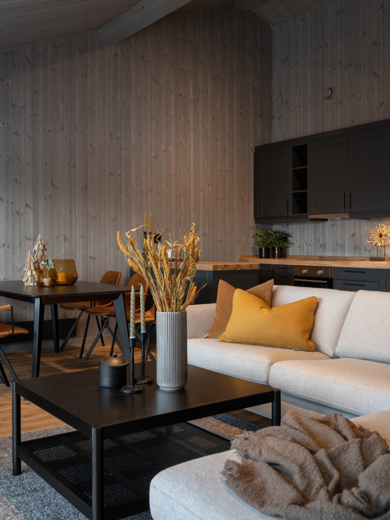 Delikat fargevalg. Galleribilde