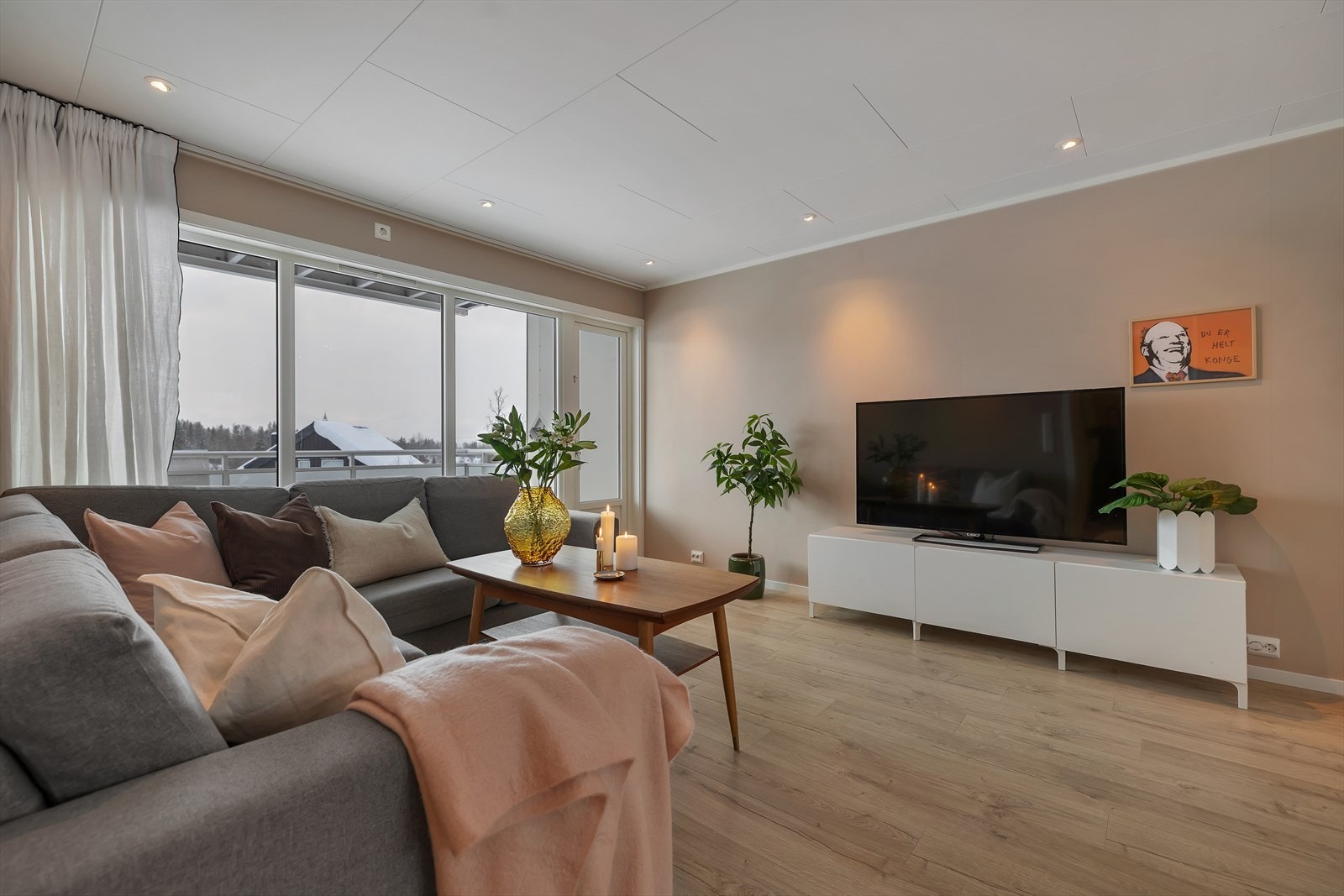 Velkommen til attraktive Elverhøy og denne flotte 4-roms leiligheten. Presentert av eiendomsmegler Christoffer Ryan Galleribilde