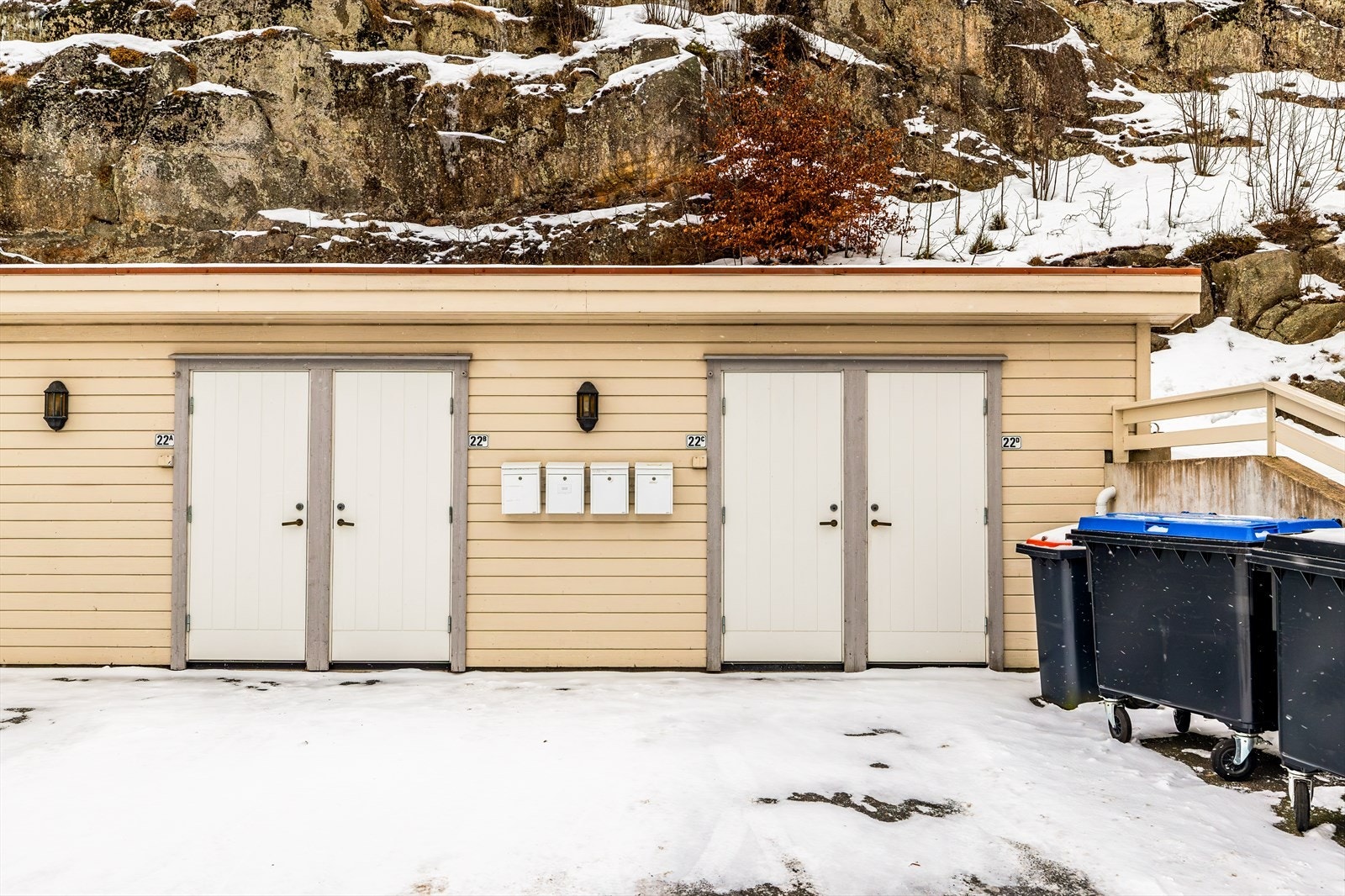 Det følger med 5 m2 utebod i rekke Galleribilde