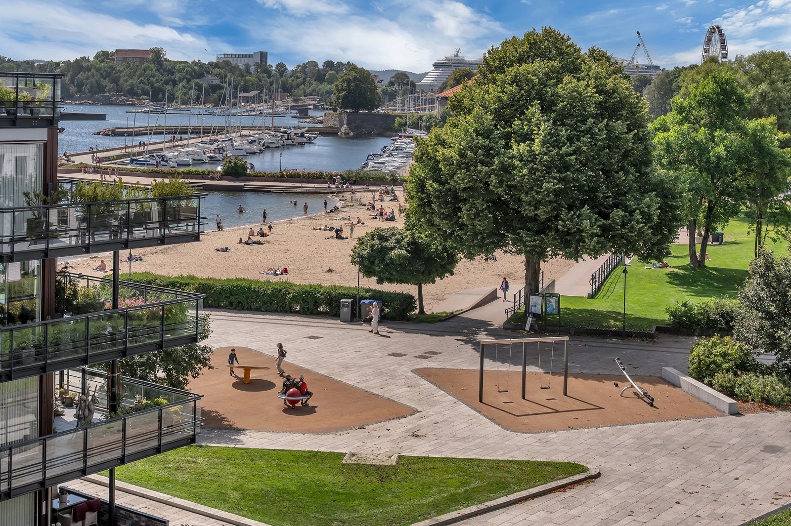 EiendomsMegler 1 v/Asgeir Odden ønsker velkommen til Tangen 32 Galleribilde