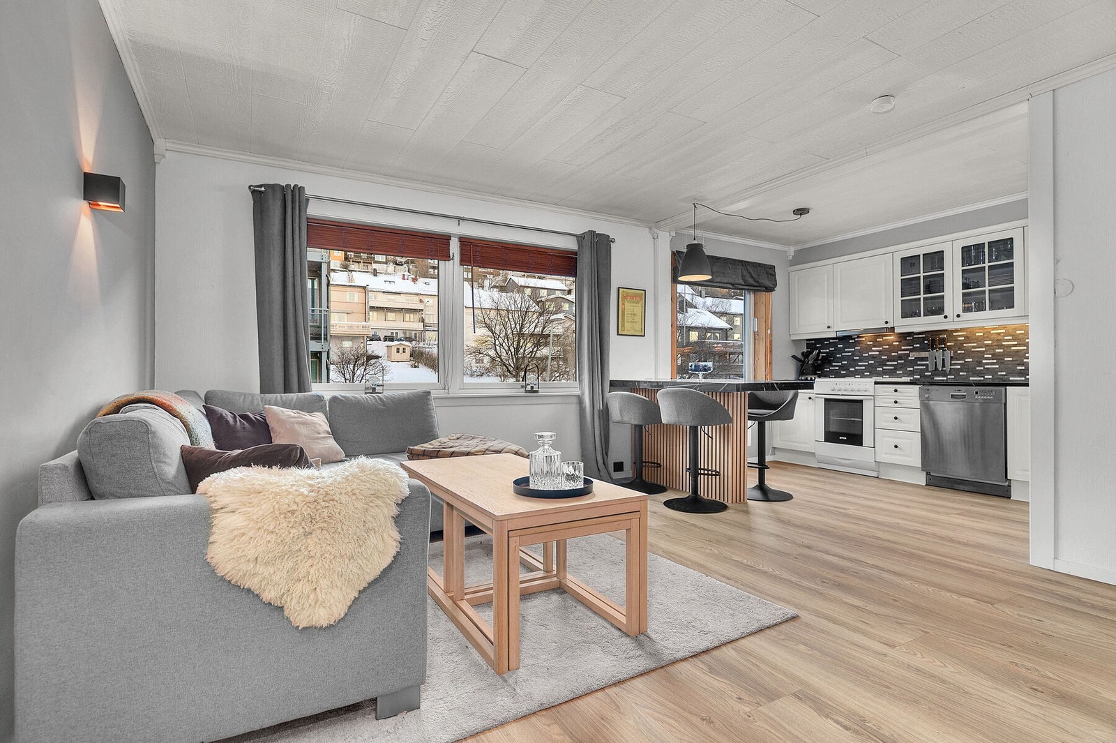 Lys og tiltalende leilighet med sentral beliggenhet. Velkommen på visning! Galleribilde
