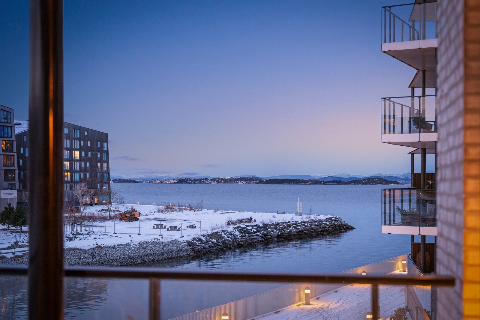 Her kan man nyte en flott utsikt mot sjøen og det maritime nærområdet Galleribilde