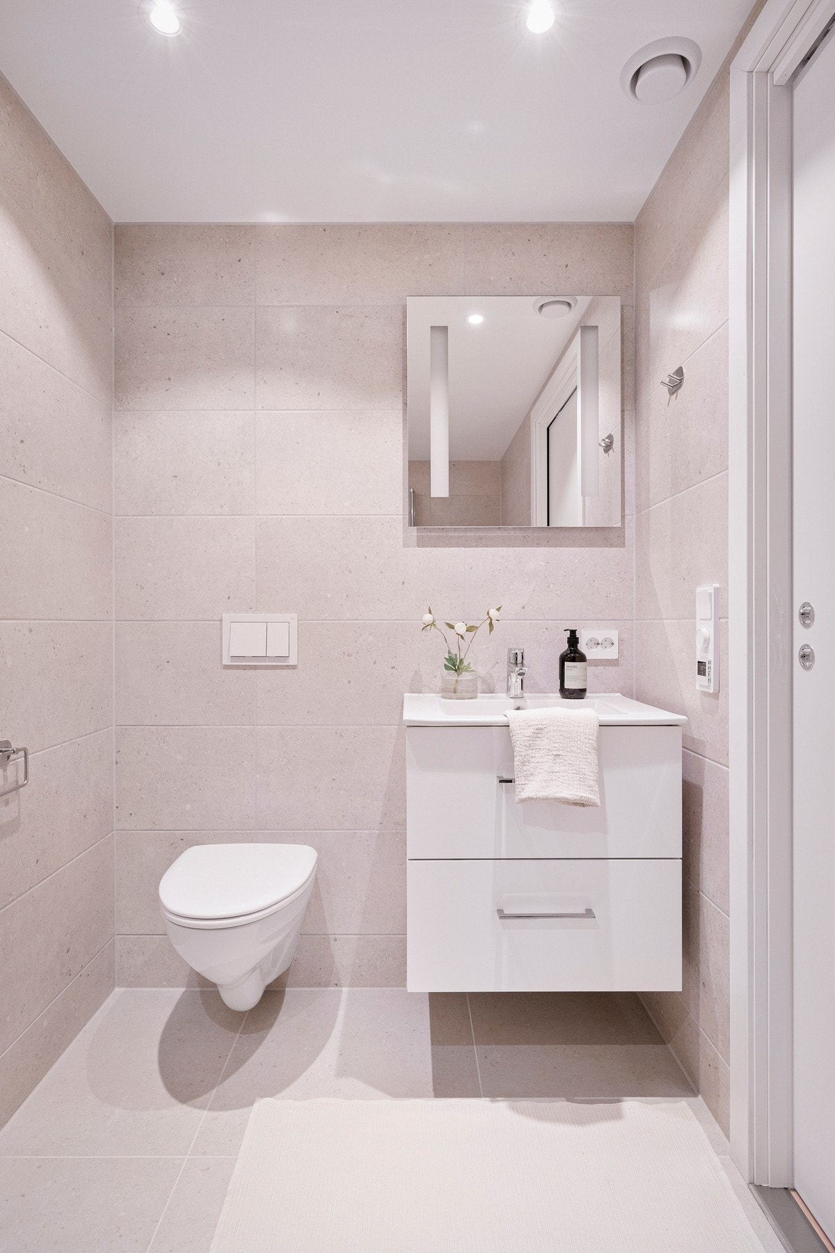 Hovedsoverommet har også tilknytting til et eget bad. Galleribilde