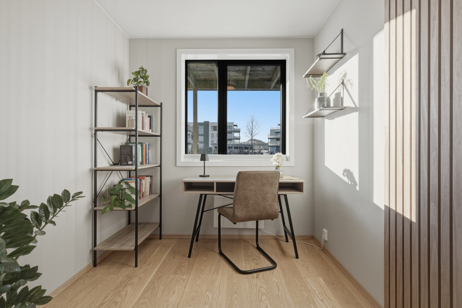 Soverom 2 er noe mindre og passer ypperlig som barnerom, gjesterom, kontor eller lignende. Galleribilde