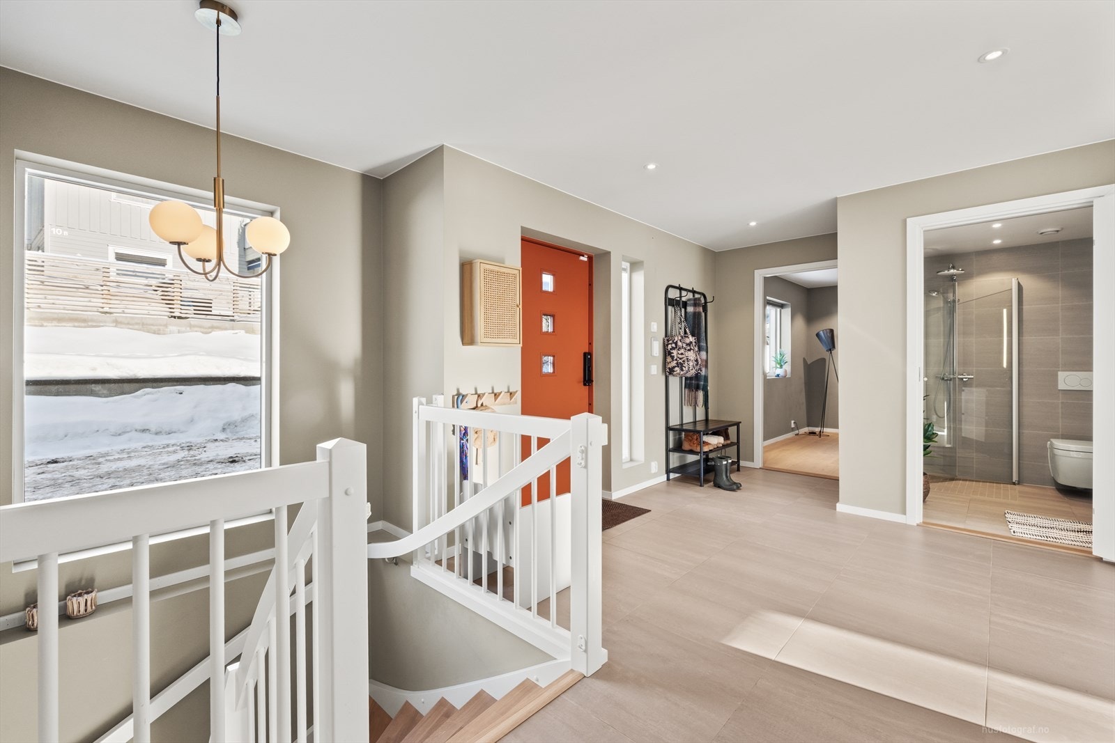 Ytterdøren har en praktisk kodelås fra Yale Doorman. Galleribilde