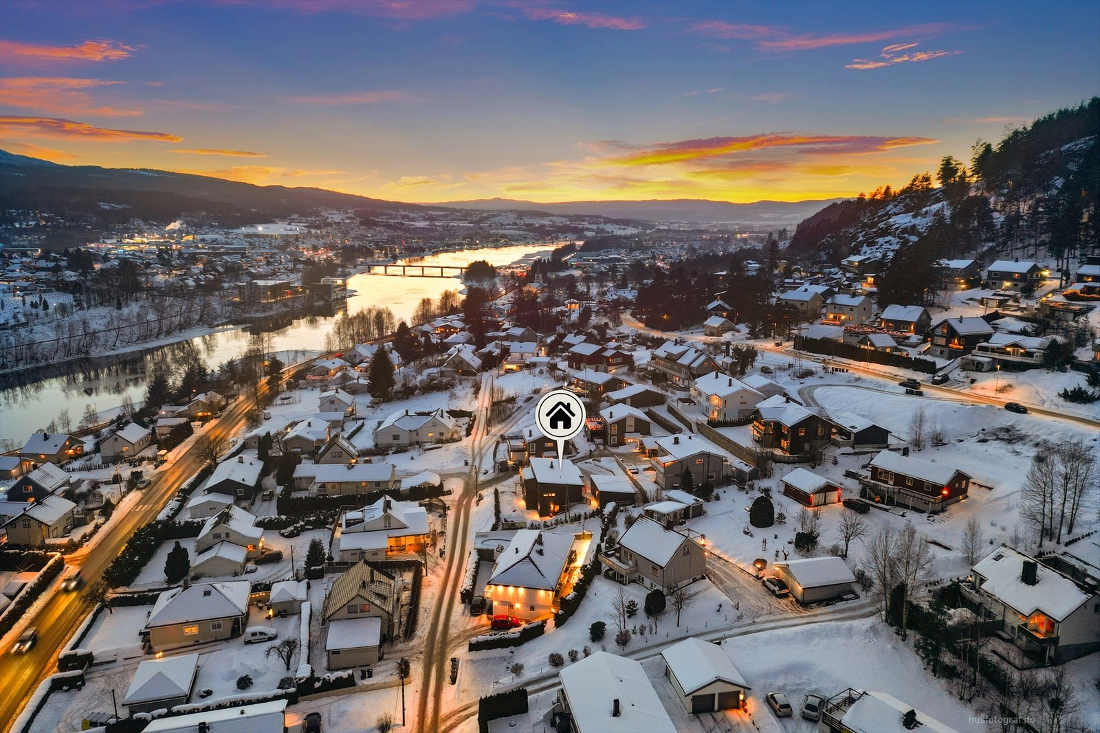 Attraktiv og familievennlig enebolig med god intern beliggenhet på Solbergmoen. Galleribilde