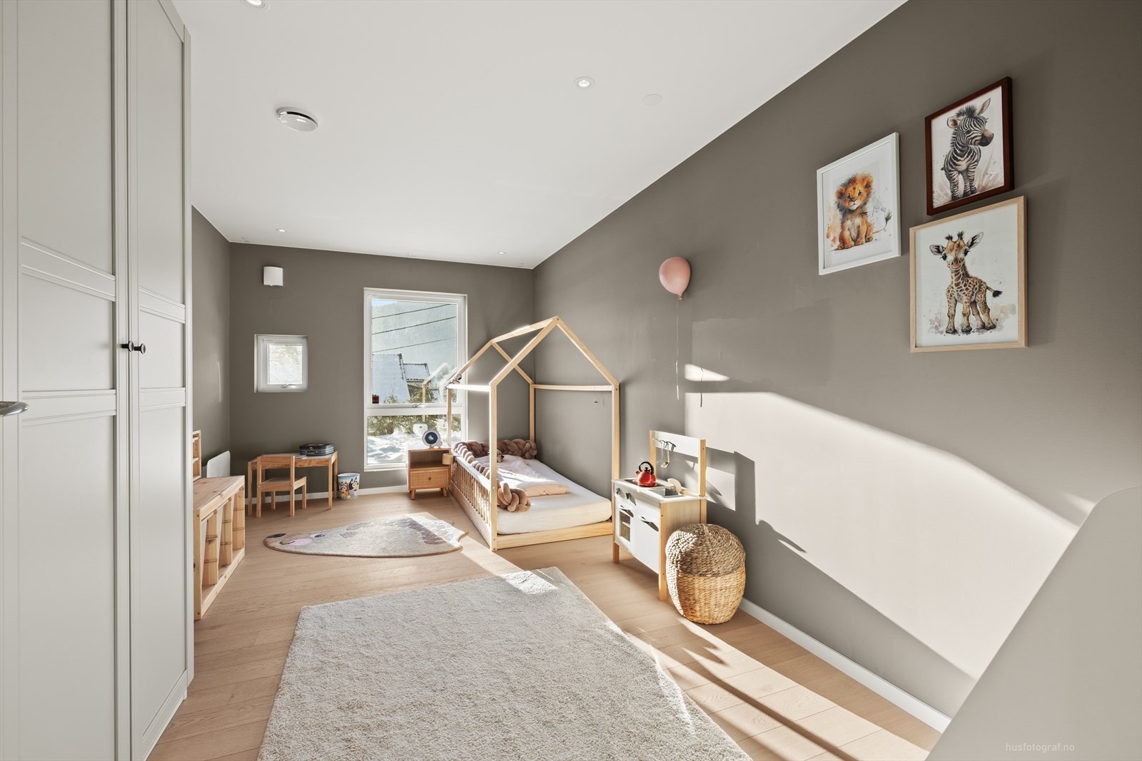 Rommene passer perfekt som barnerom, gjesterom eller kontor. Galleribilde