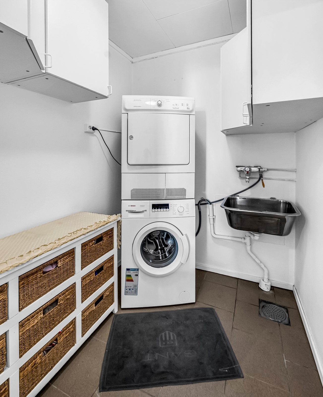 Her er det opplegg for både vaskemaskin og tørketrommel. Galleribilde