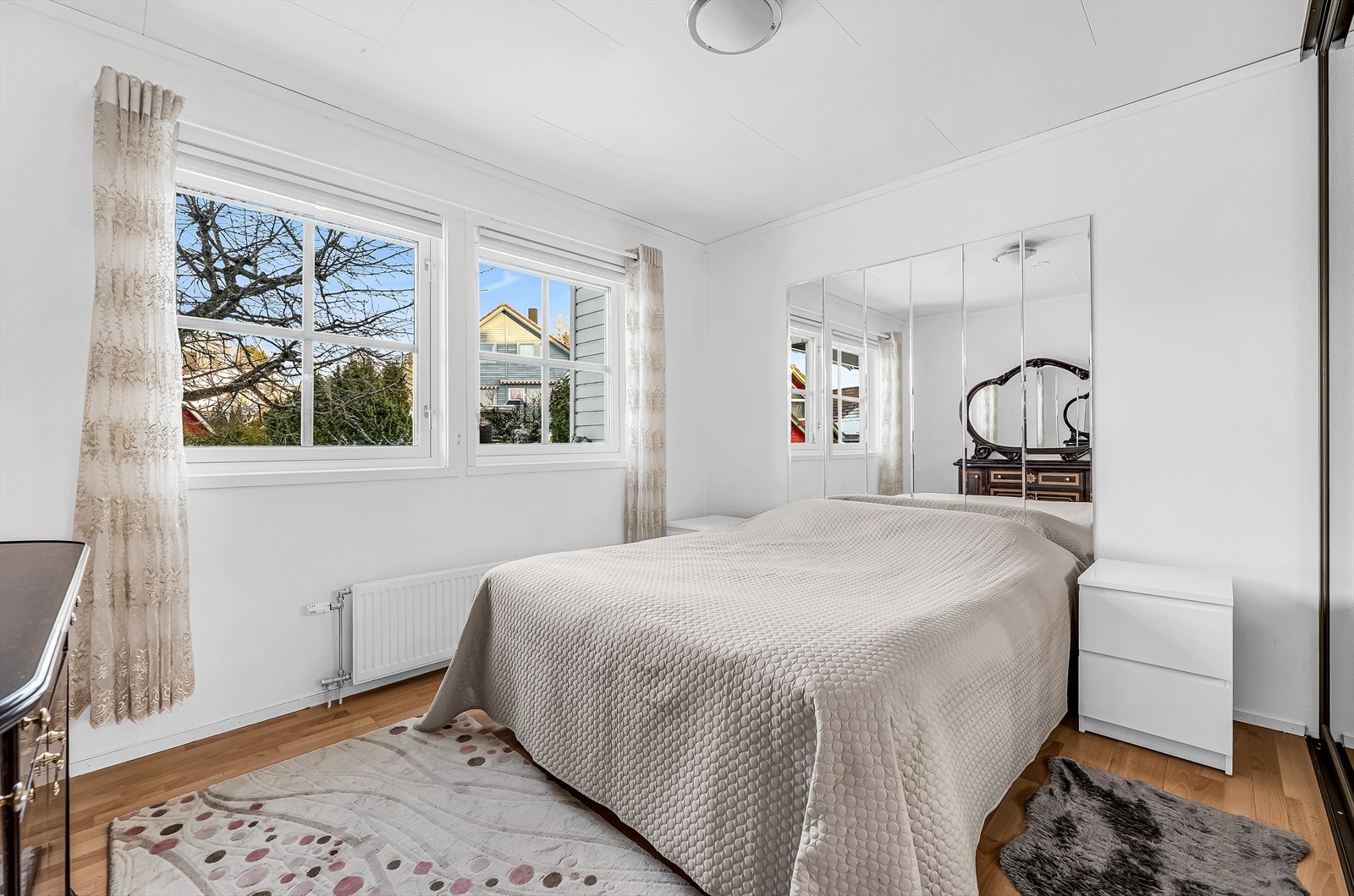 I boligens underetasje finner du 2 romslige soverom. Galleribilde