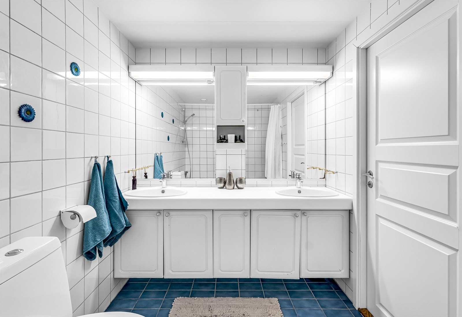 Baderommet er originalt fra byggeåret og har stålsluk. Galleribilde