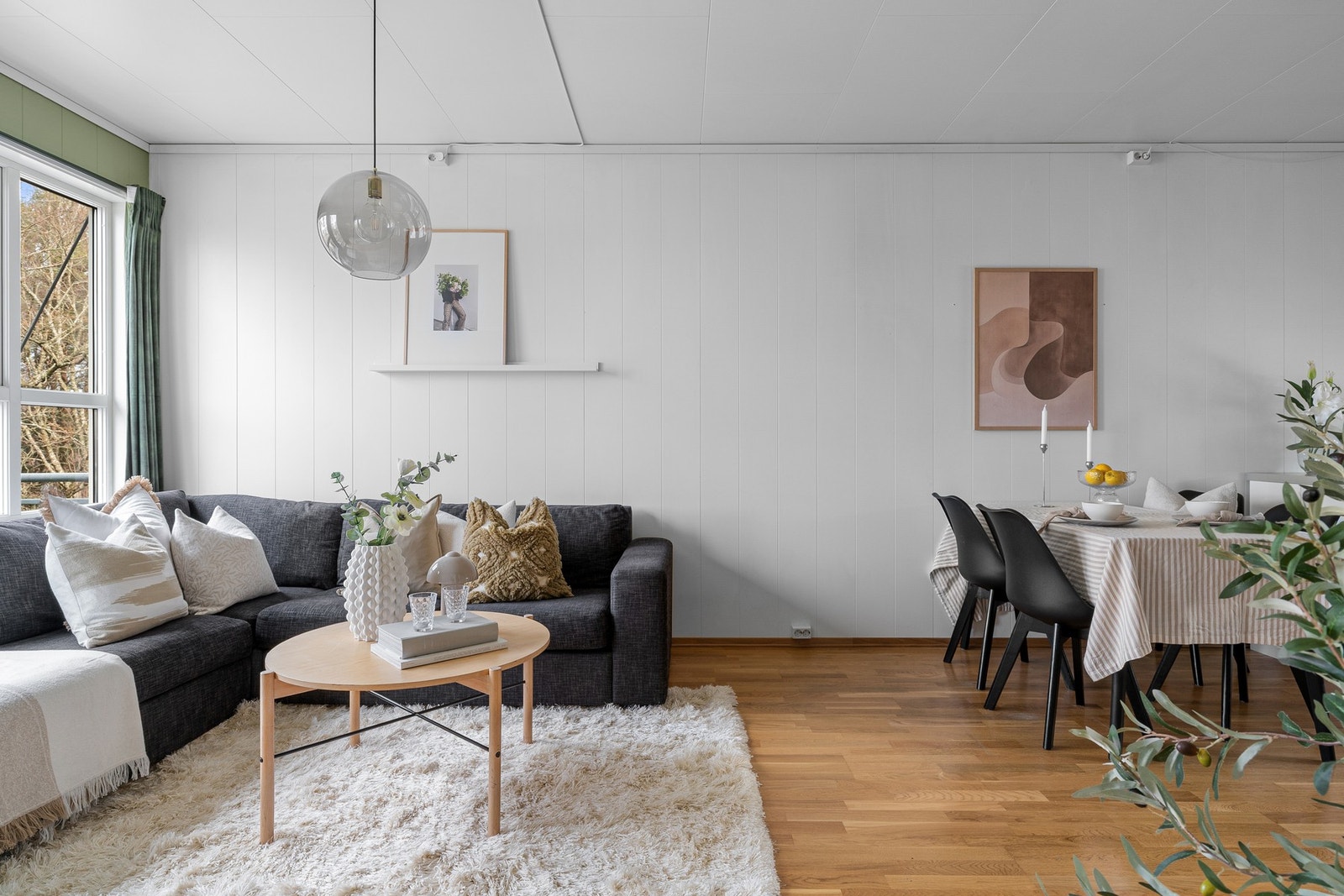 Rommet er et sosialt allrom for hyggelige stunder. Galleribilde