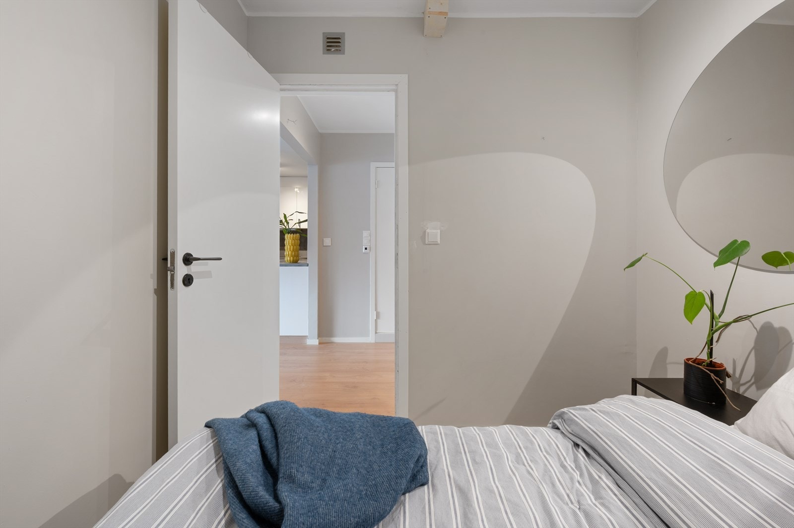 - Gode oppbevaringsmuligheter med to boder. Den andre boden måler 2,2m² - Galleribilde