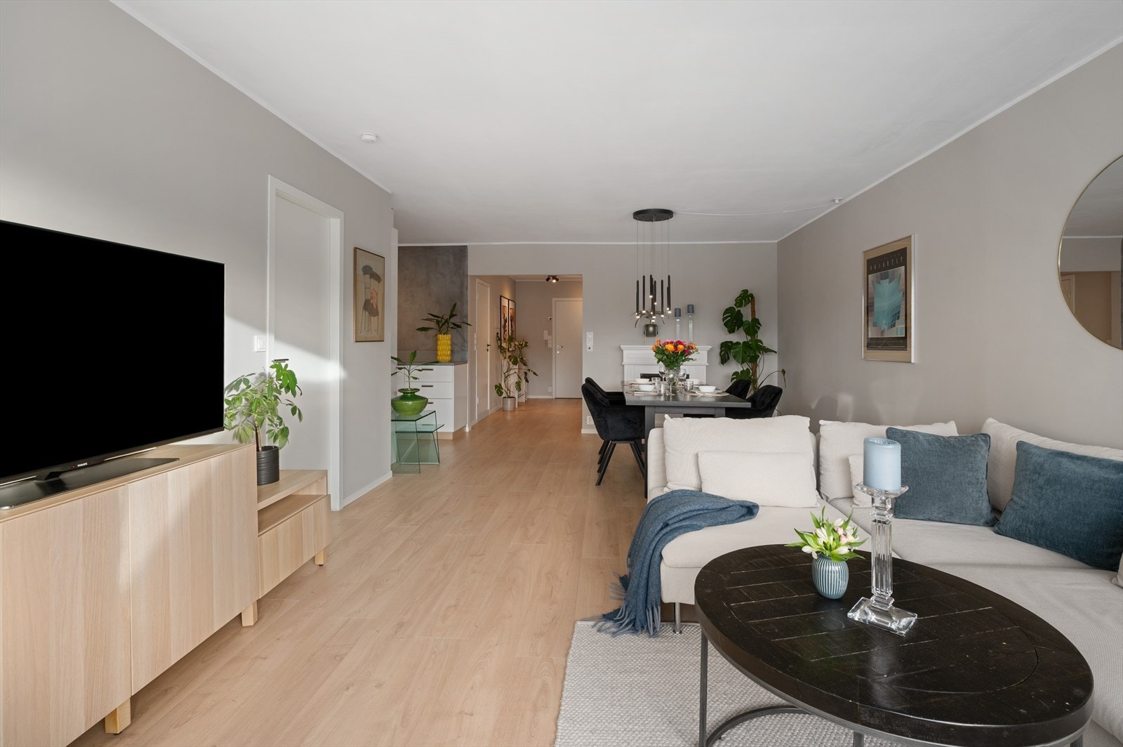 - Stue/kjøkken måler 35,7m² - Galleribilde