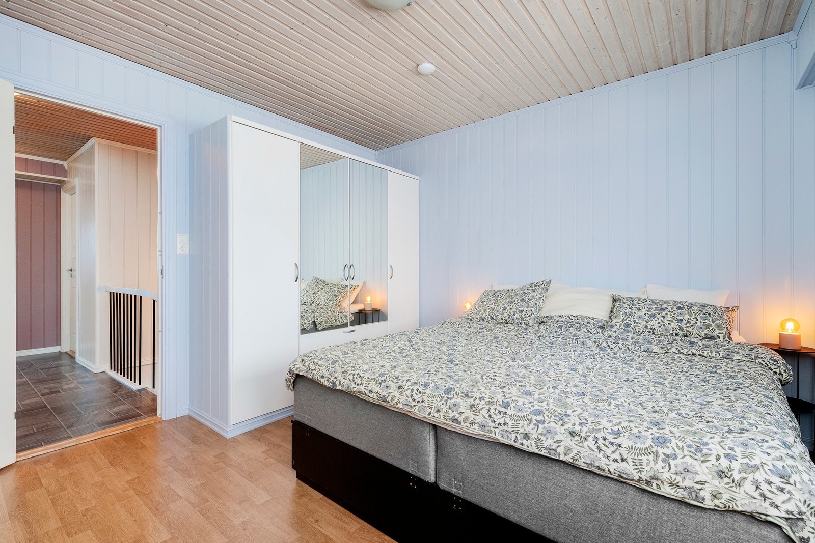 Hovedsoverommet - Er av god størrelse med integrert garderobeskap Galleribilde