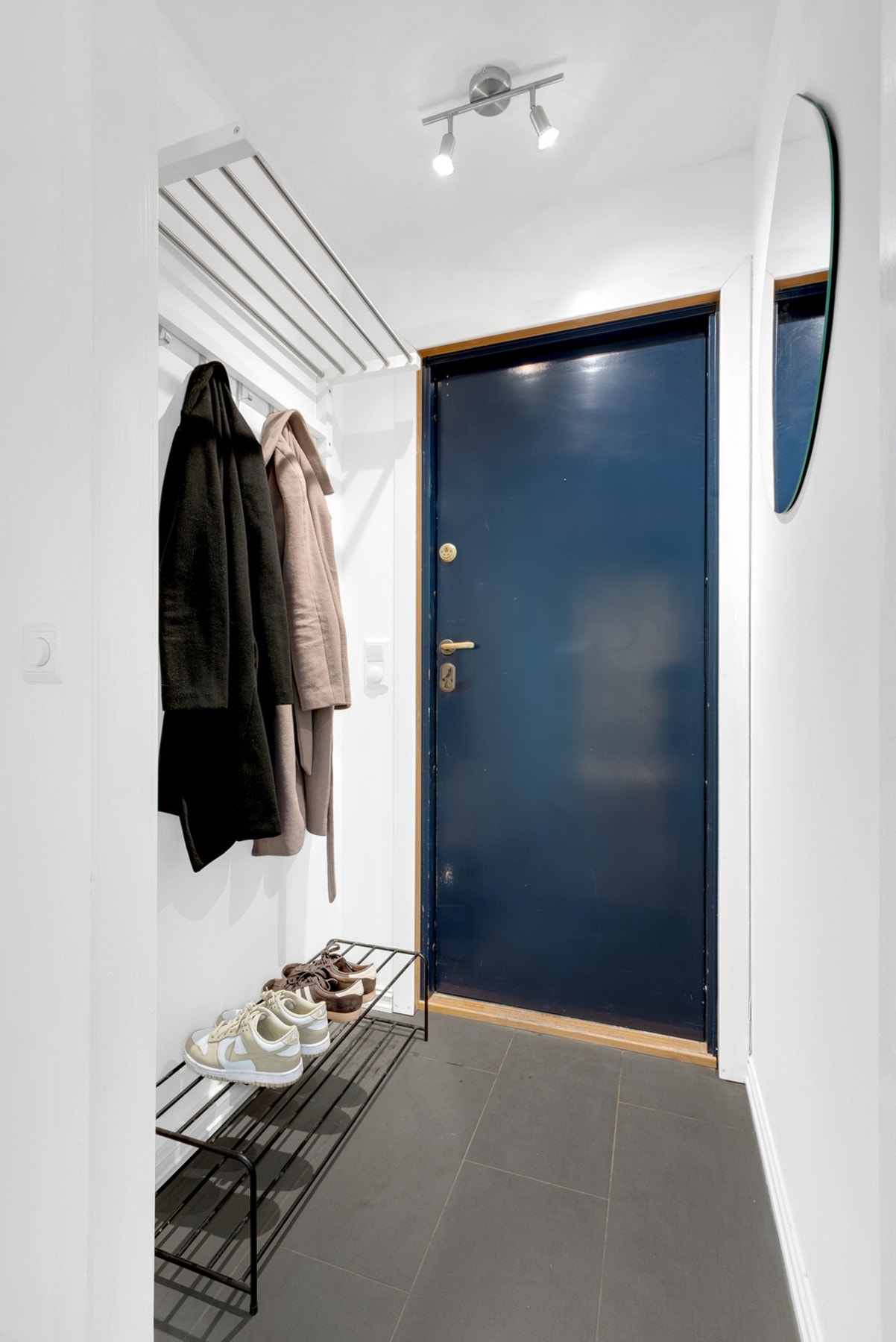 Eget inngangsparti fra terrassen. Galleribilde