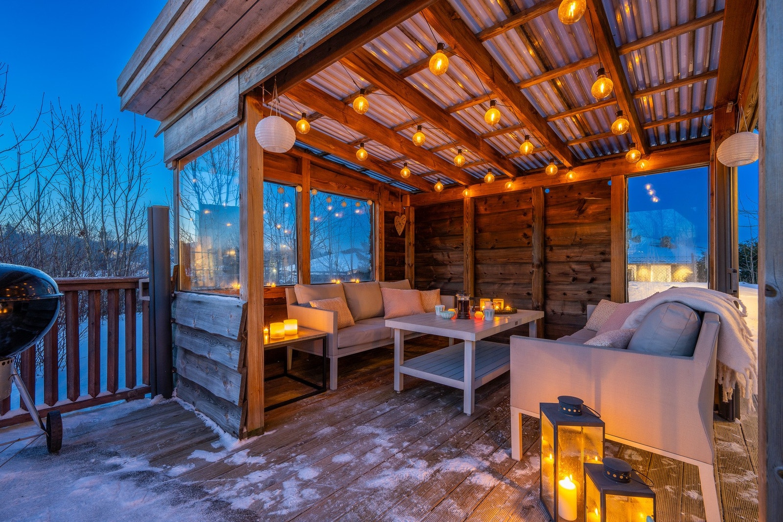 Hyggelig havestue som man kan trekke seg inn i hvis det regner lett eller solen skulle steke for mye Galleribilde