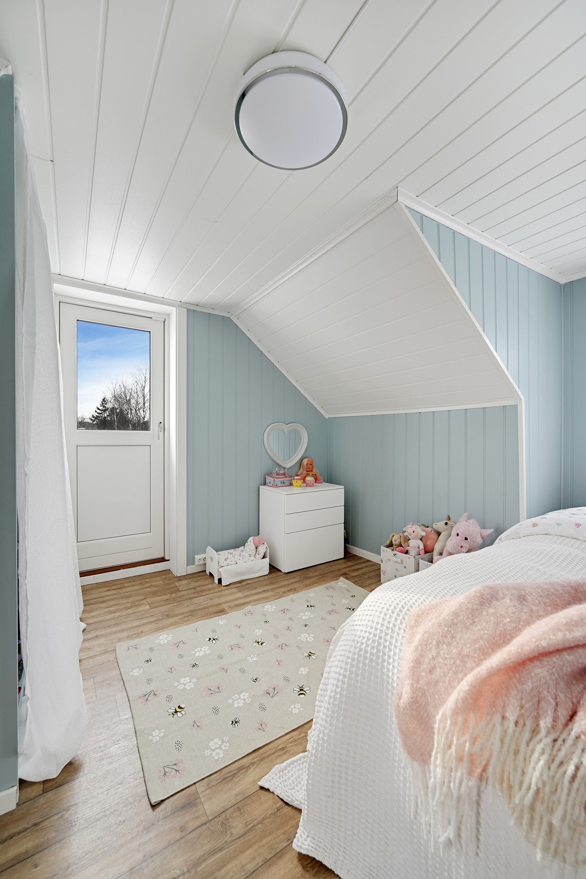 Fra soverom 2 er det utgang til egen balkong Galleribilde