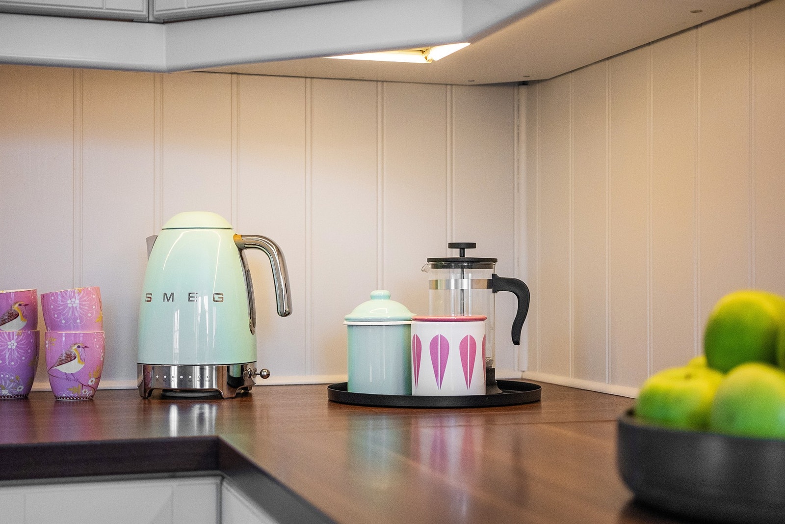 Da holder vi kaffen varm mens du melder deg på visningen Galleribilde