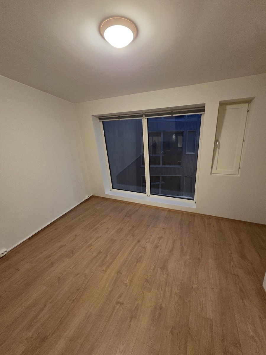 Soverom 1 vender mot gårdsrom Galleribilde