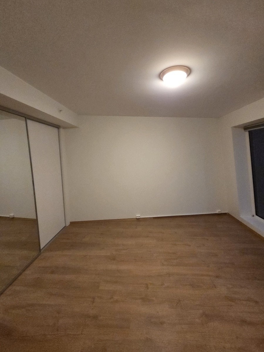 Soverom 1 med skyvedørsgarderobe Galleribilde