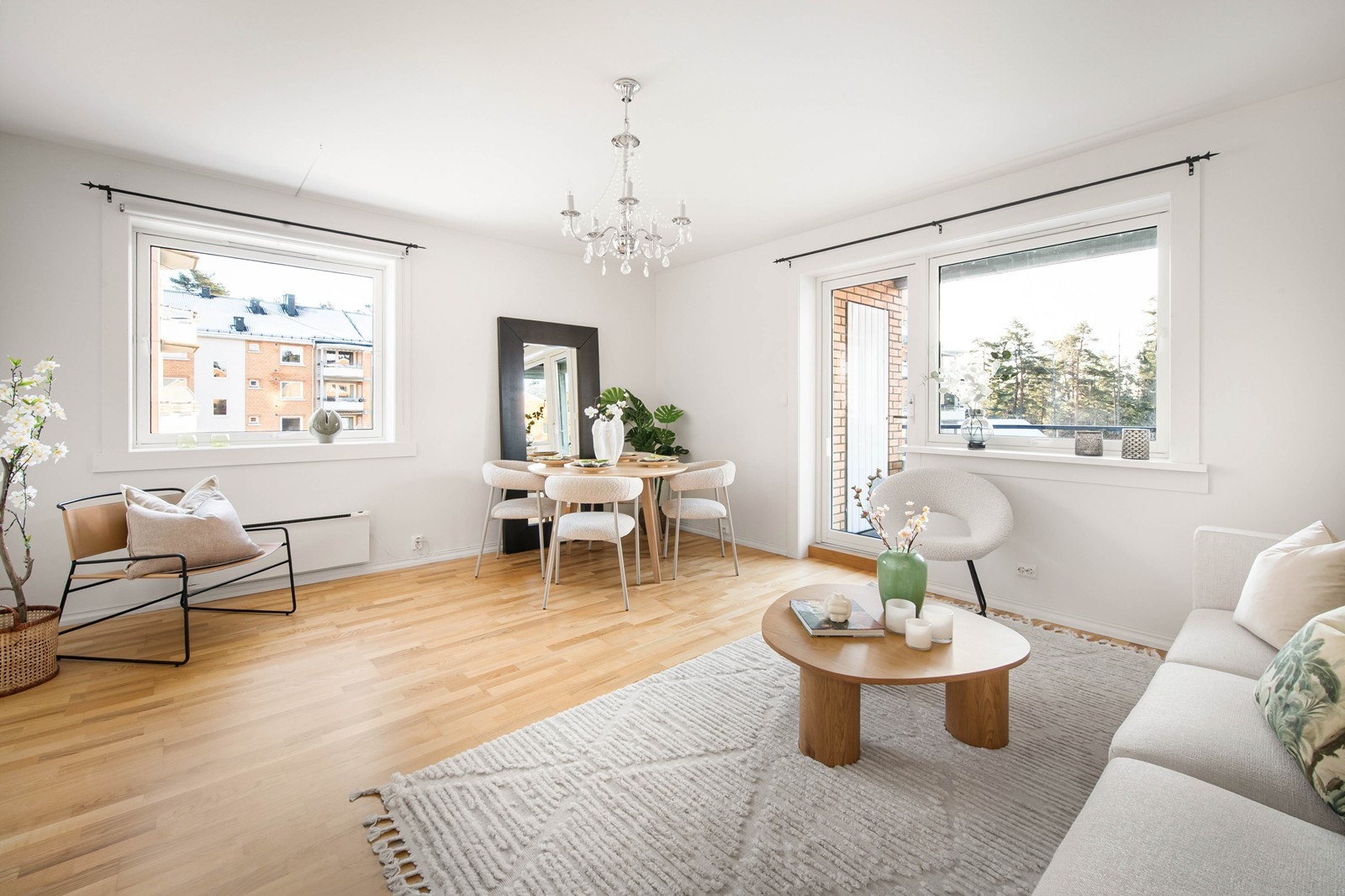 Lys og innholdsrik 3-roms endeleilighet i populære Rabben borettslag Galleribilde