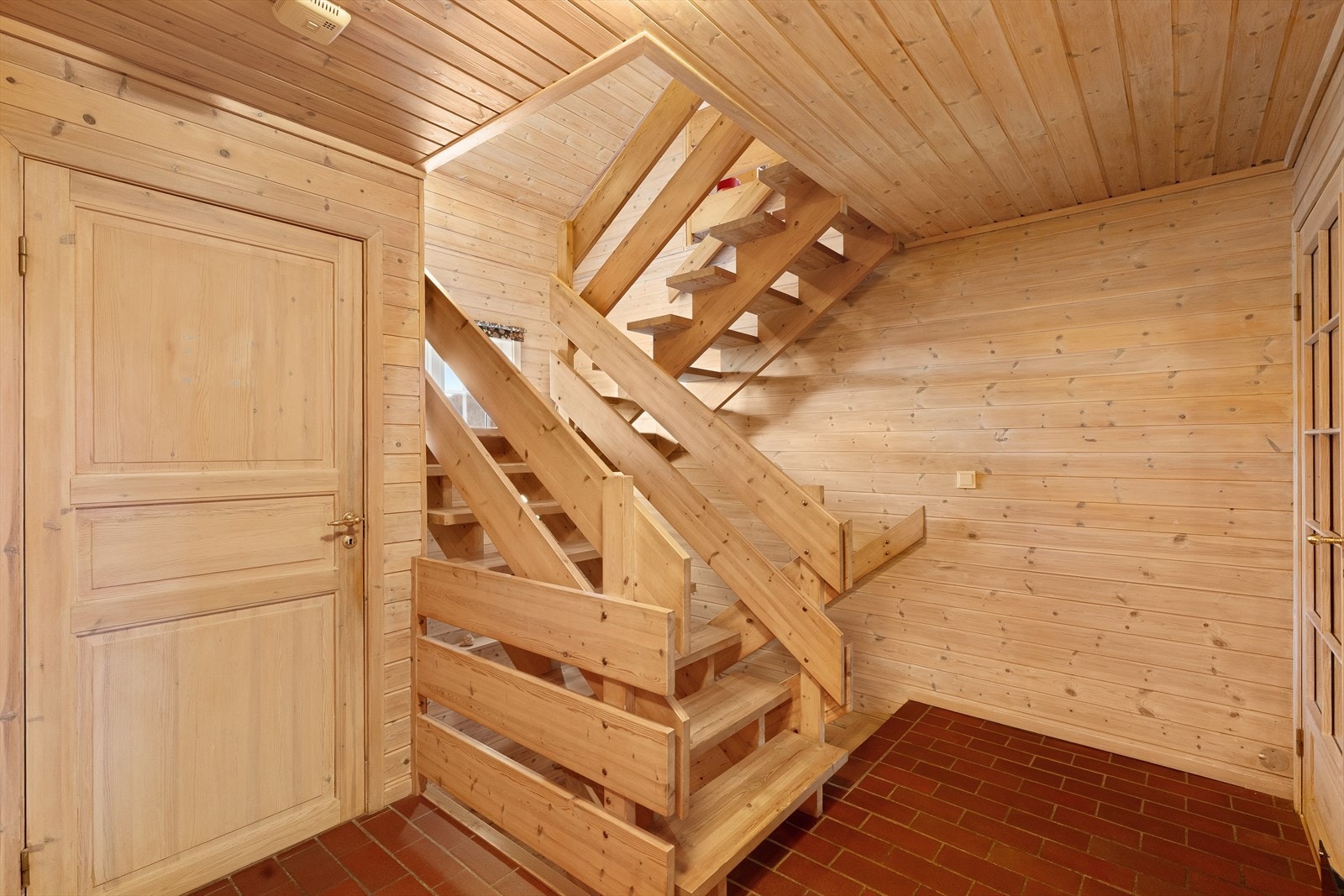 Gangen er praktisk og binder etasjen sammen. Galleribilde