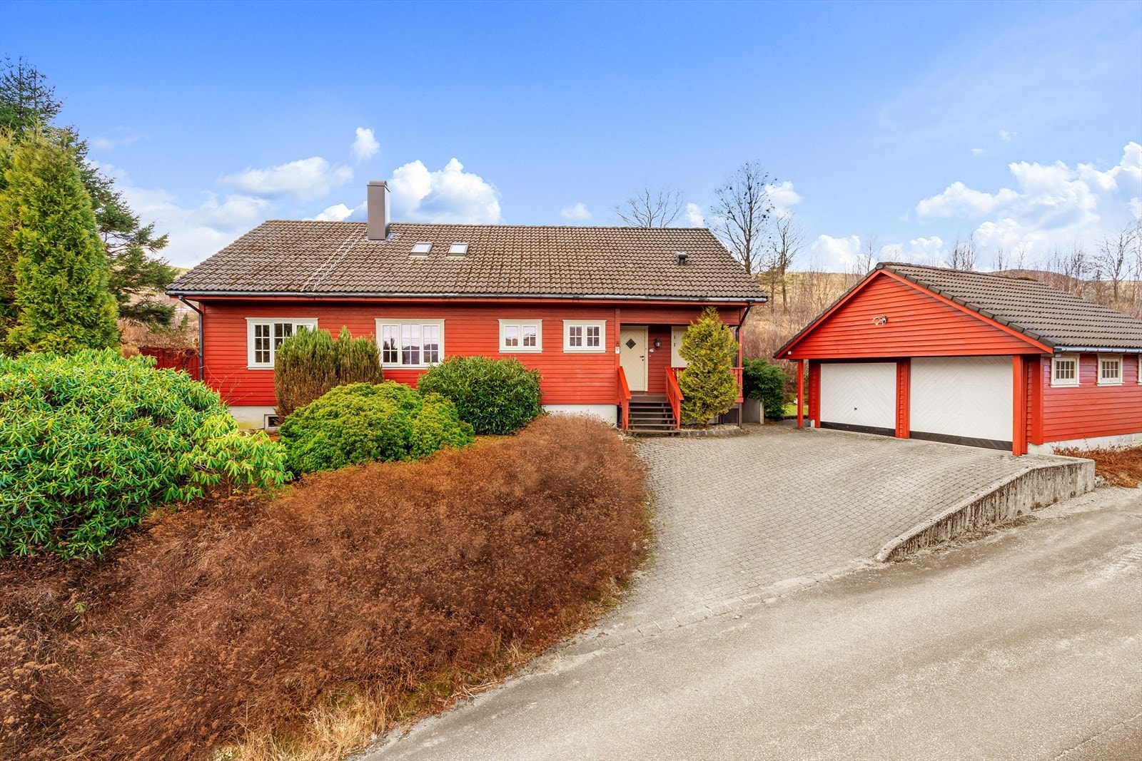 EiendomsMegler 1 v/Anette Egeland Bråtveit presenterer Rognveien 8! Galleribilde