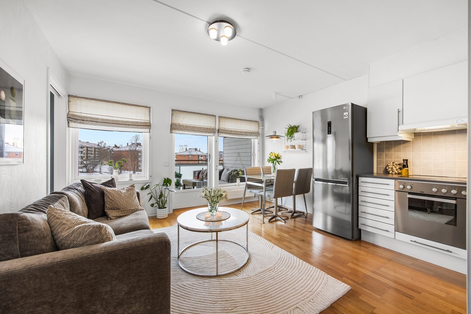 DNB Eiendom v/Stian Aaberg presenterer Grenseveien 58 - et fint førstegangskjøp på Hasle Torg, med alle nødvendige fasiliteter "rett utenfor døren". Galleribilde