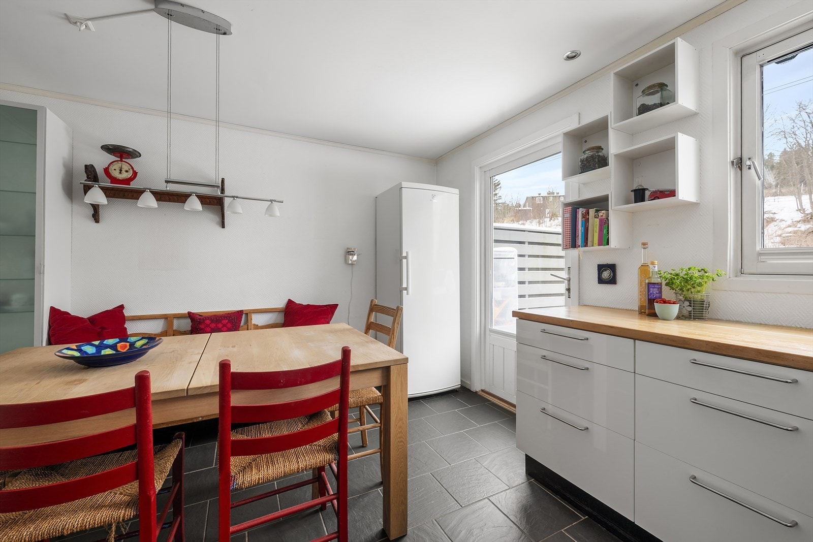 God plass til en hyggelig spisegruppe. Galleribilde