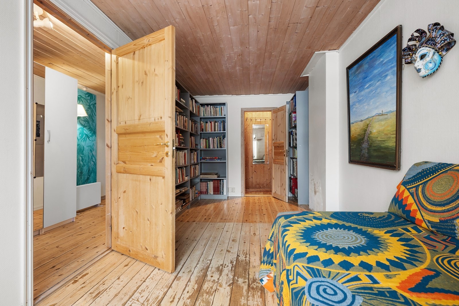 Stuen i underetasjen er et fleksibelt rom som kan innredes etter behov. Galleribilde