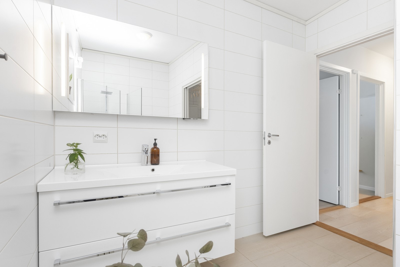 Moderne og pent bad Galleribilde