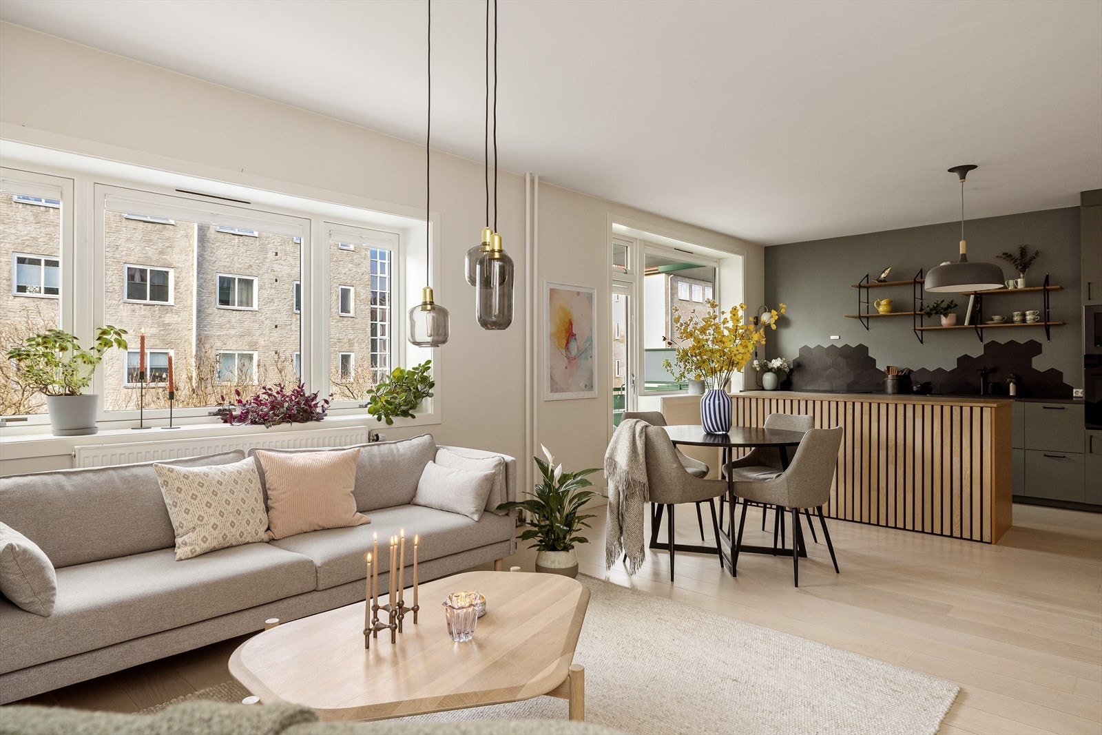 Velkommen til Sofienberggata 55D! Boligen presenteres av Eiendomsmegler Katrine Solvåg. Foto: Magne Risnes. Galleribilde